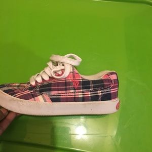 Canvas shoes